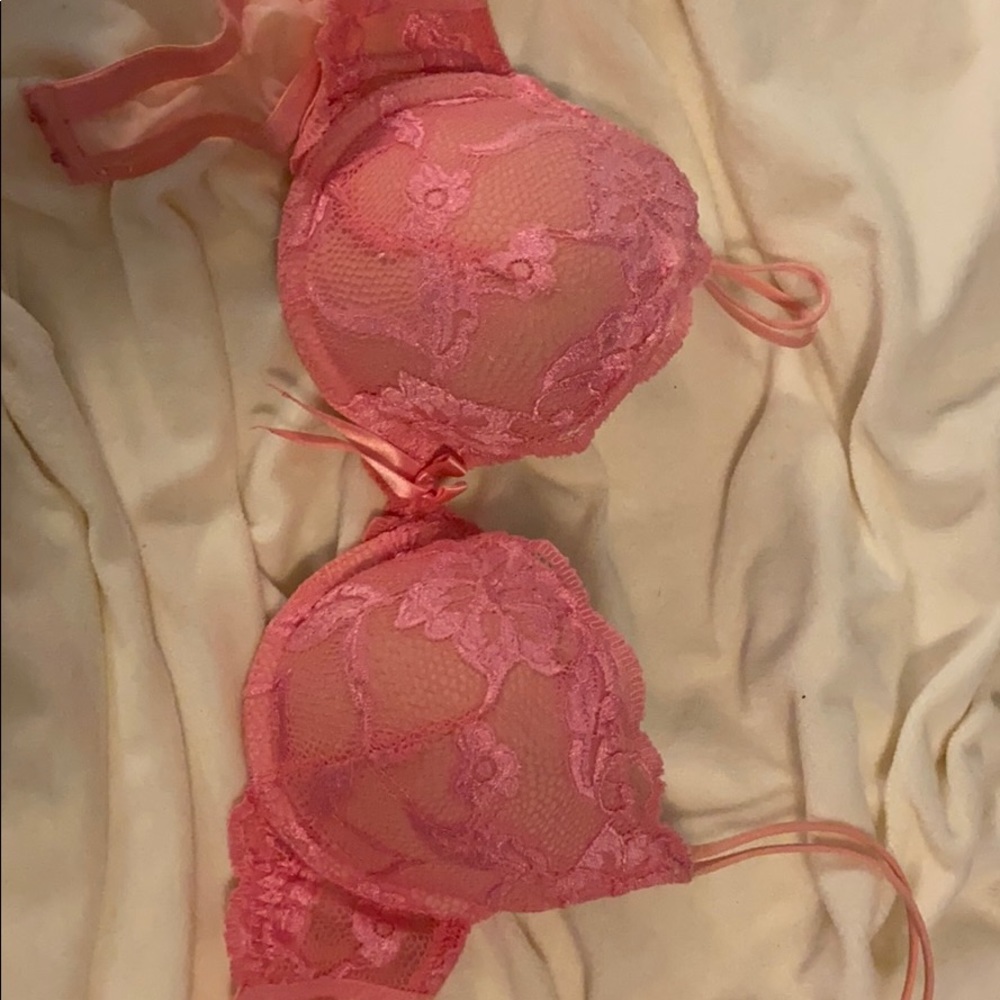 Pink lace push up underwire bra 36A